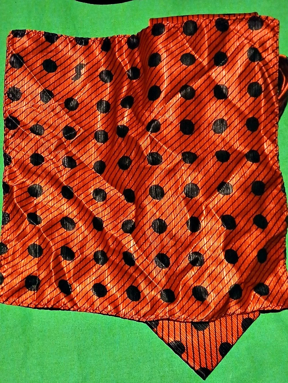 Steven LAND Polka Dot Tie & Pocket Square in Red & Black